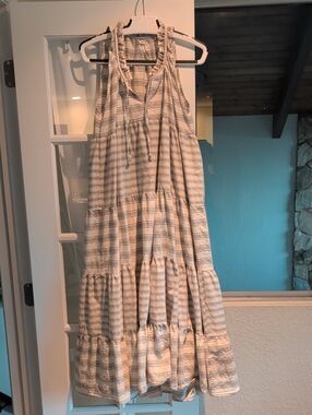 StitchDrop Sleeveless Tiered Maxi Dress in Light Beige Stripes